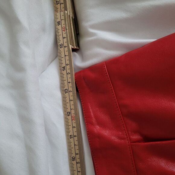 NWT $2590 VALENTINO GARAVANI Rouge Absolute red leather shorts Sz 40 - Picture 16 of 16